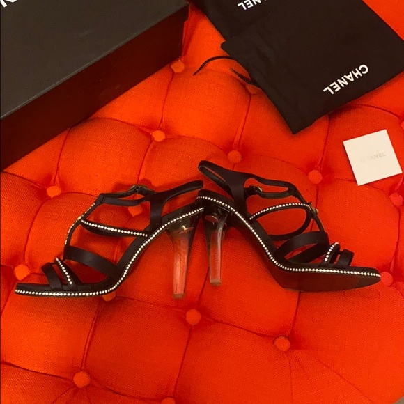 Chanel - Picture 12 of 16